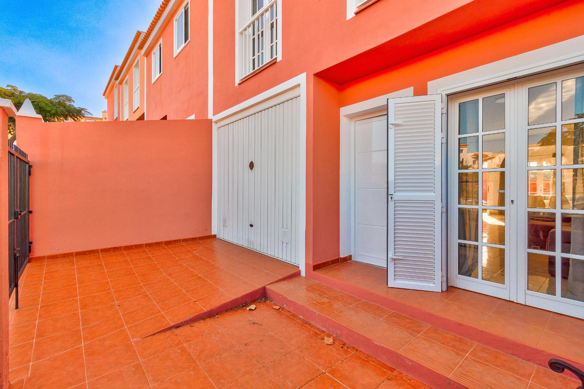 Bonita Casa Nina Con Jacuzzi By Paramount Holidays Playa de San Juan  Exterior photo